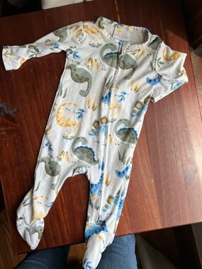 5 for $5 Dino Sleep and Play
